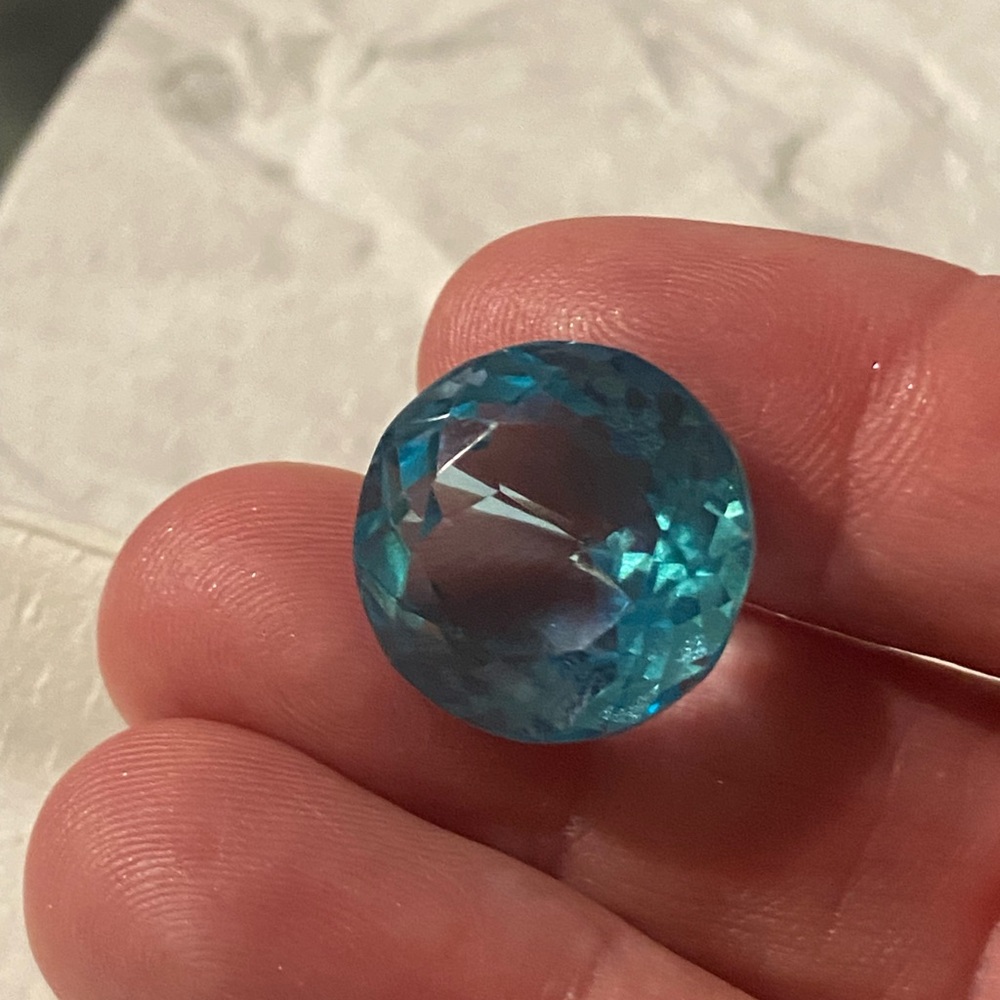 💎 GORGEOUS 20.00ct Natural Aquamarine - Brilliant Cut - GIR Certified